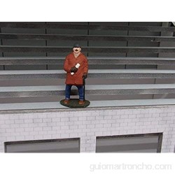Greenhills F744 Scalextric Carrera Old Man with Cane Spectator 1.32 Scale - New