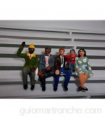 Greenhills F792 Scalextric Carrera Group of 5 Hand Painted Seated Spectators 1.32 Scale - New