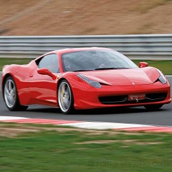 Smartbox - Caja Regalo para Hombres - Conduce un Ferrari por Circuito o Carretera con Formula GT - Caja Regalo para Hombres - 1 Experiencia de conducción en Circuito o Carretera para 1 o 2 Personas